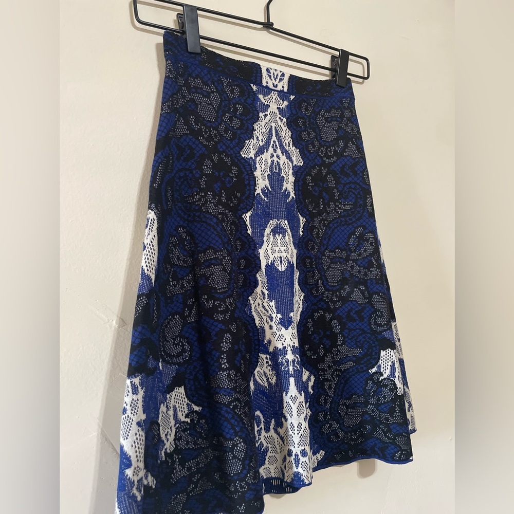 BCBGMaxAzria Blue and White A-Line Mini Skirt - Picture 4 of 6